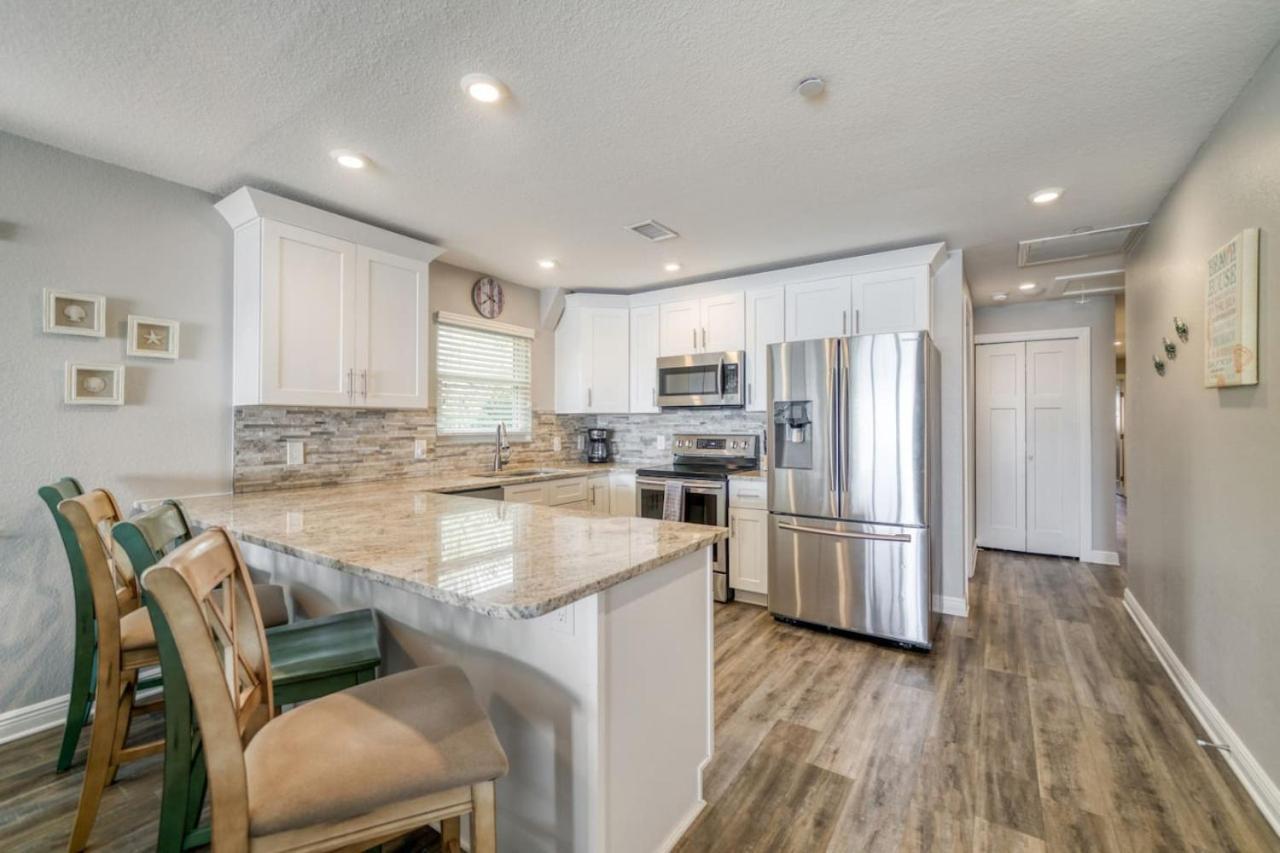Four Shores Unit 3 Gulf Condo Direct Gulf With Pool And Spa Clearwater Beach Exterior photo