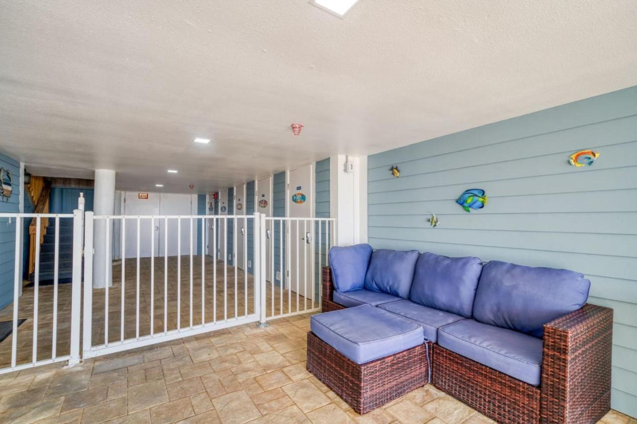 Four Shores Unit 3 Gulf Condo Direct Gulf With Pool And Spa Clearwater Beach Exterior photo